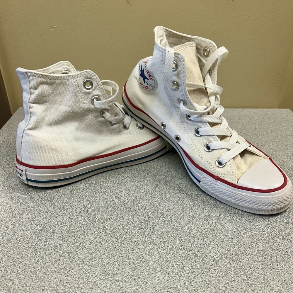 Converse White Canvas High-Tops with Red and Blue Trim classic women’s size 8